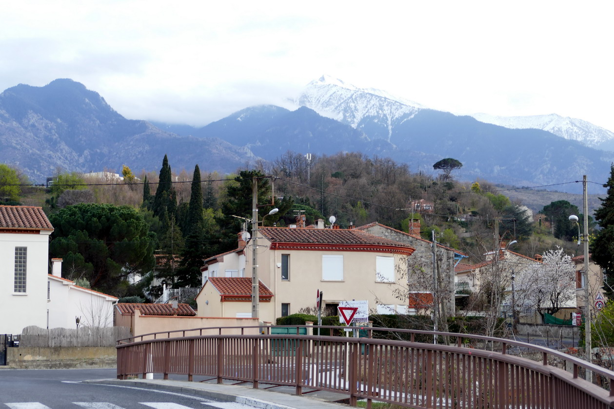 01. Prades et le Canigou, la tête dans les nuages