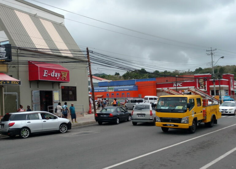 01. Rue principale de Scarborough, la capitale de 17000 hbts