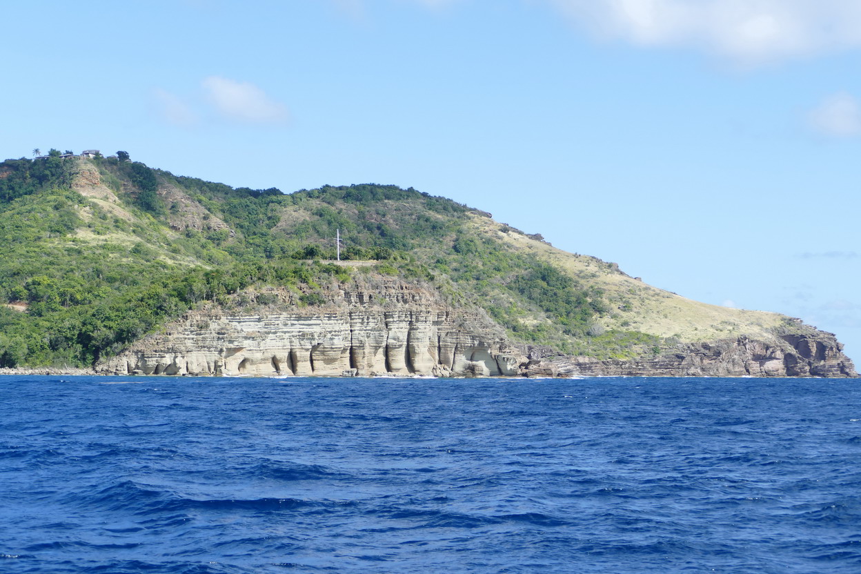 02. Antigua, les petites colonnes d'Hercule sculptées par la mer dans la roche