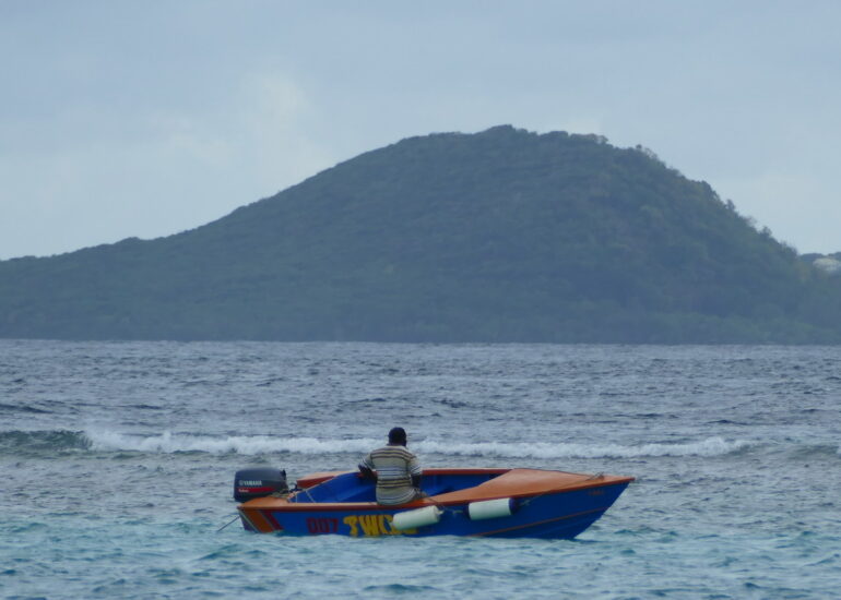 02. Clifton harbour sur Union island, un boat boy en maraude