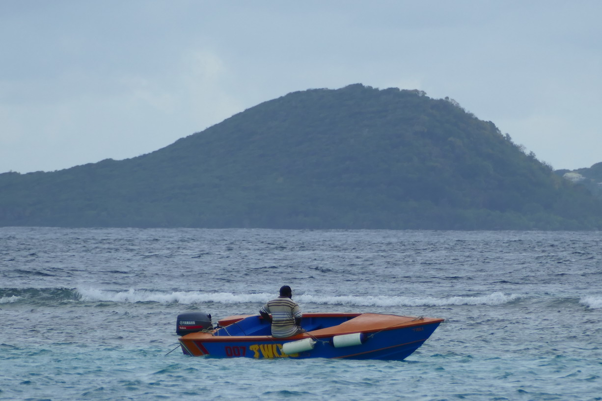 02. Clifton harbour sur Union island, un boat boy en maraude