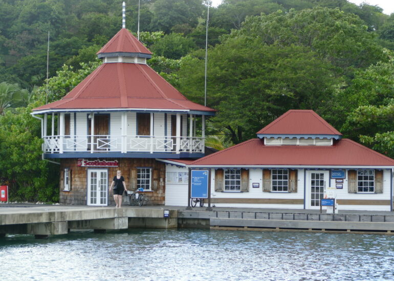 04. capitainerie de la marina de Port St Louis