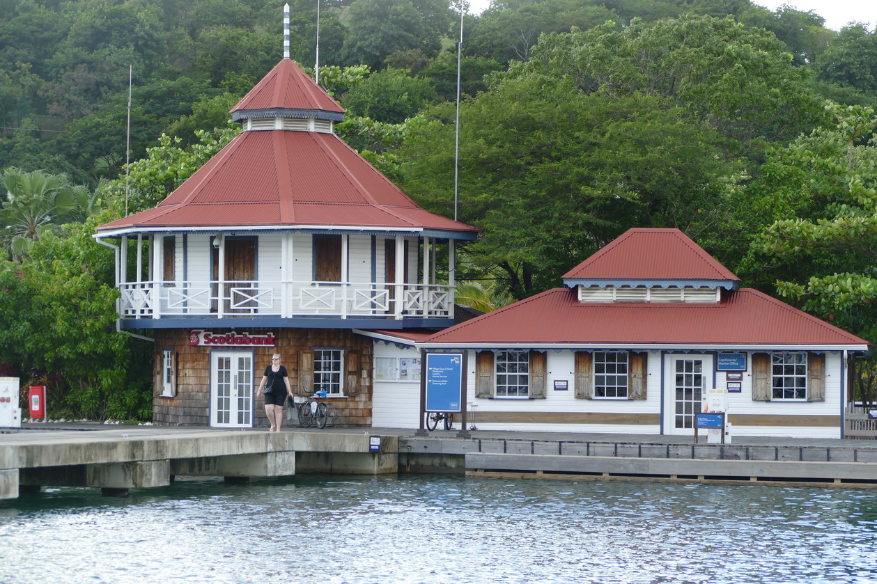 04. capitainerie de la marina de Port St Louis