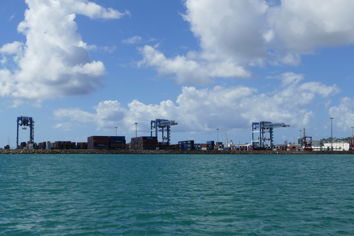 05. Fort-de-France, le quai à containers de la pointe des Grives