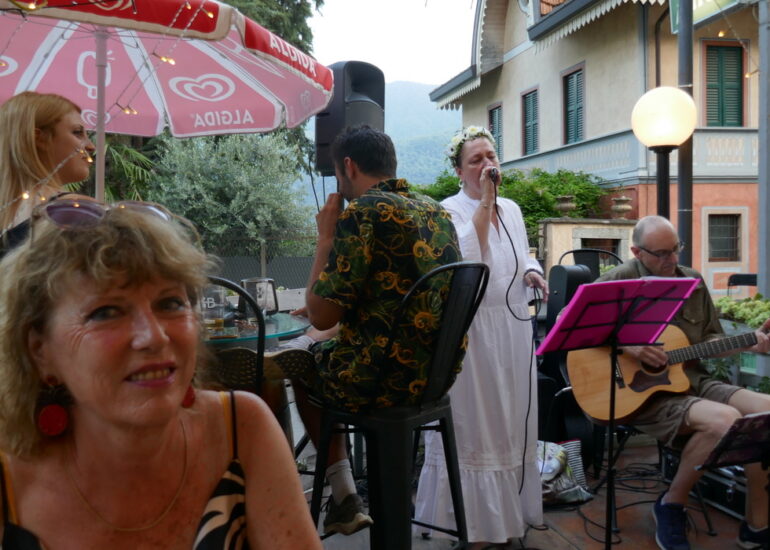 05. Lac de Côme, Carrate Urio, soirée chanson