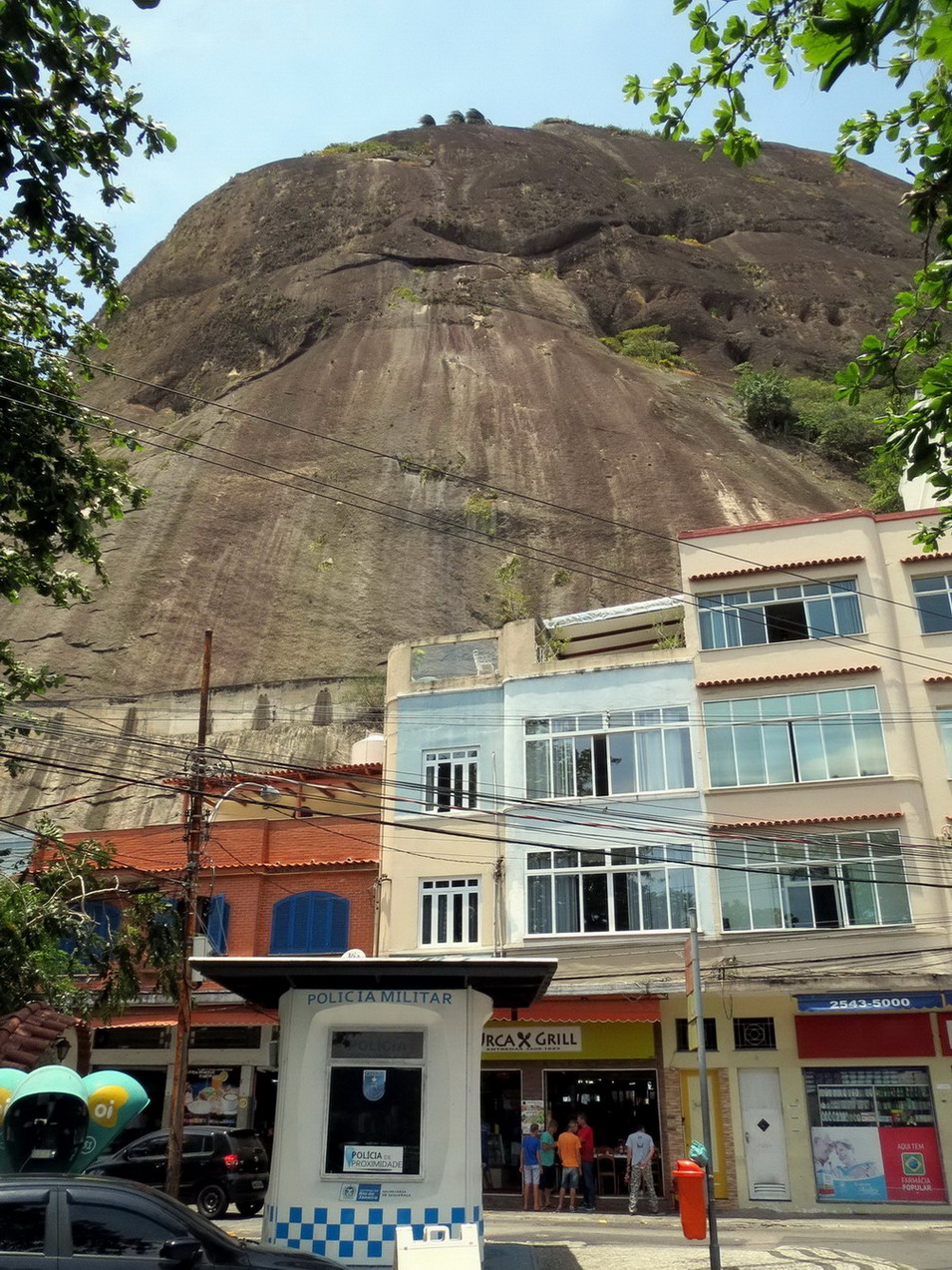 05. Notre petit hôtel, adossé au morro d'Urca