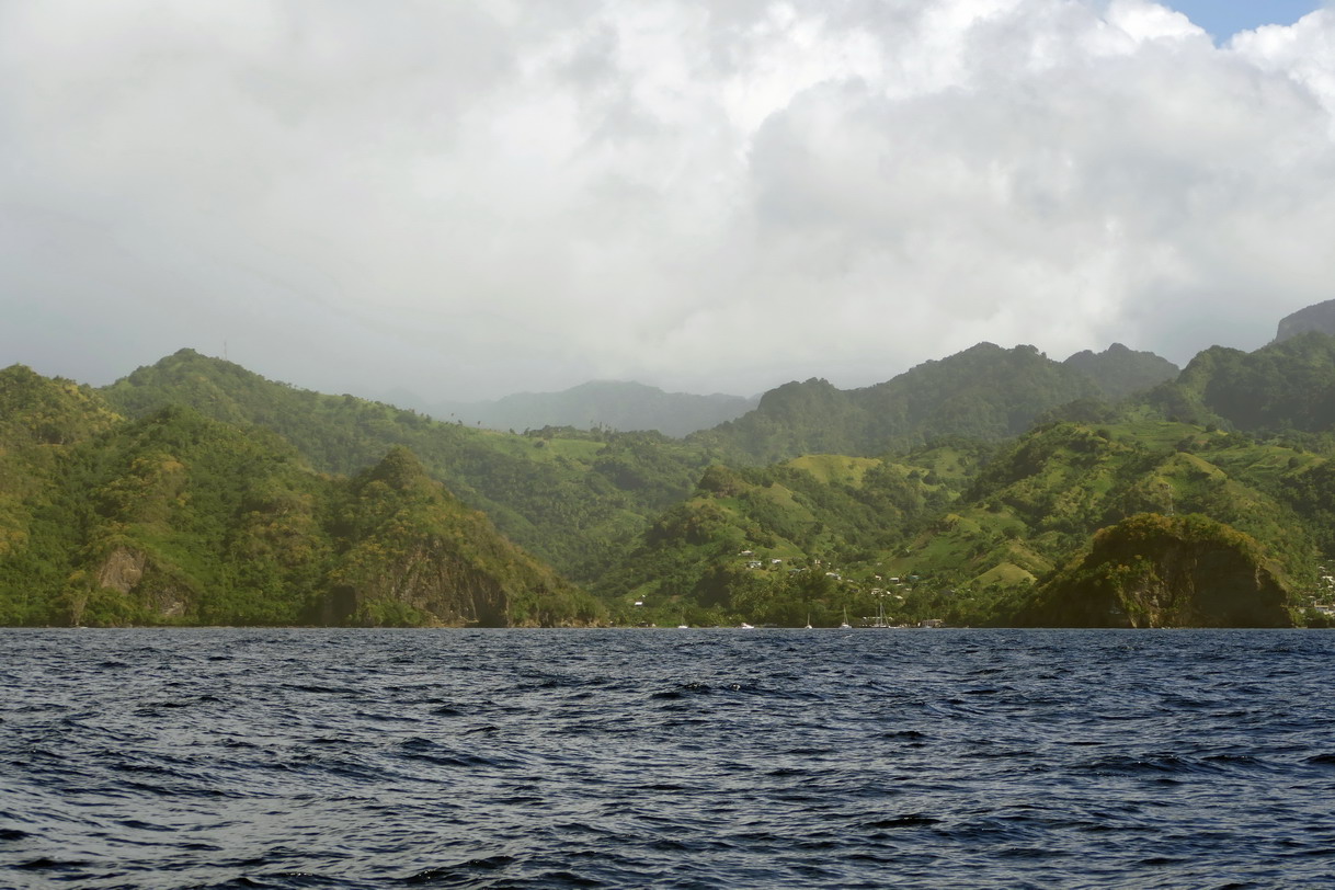 05. Wallilabou bay, où fut tourné Pirates des Caraïbes, vue du large