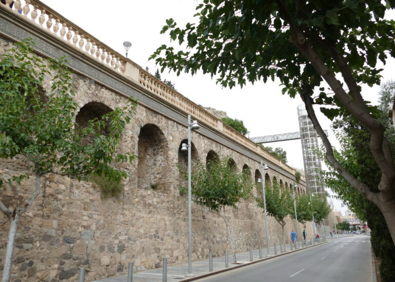 06. Carthagène, les arcades de la calle de Gisbert et l'ascenseur