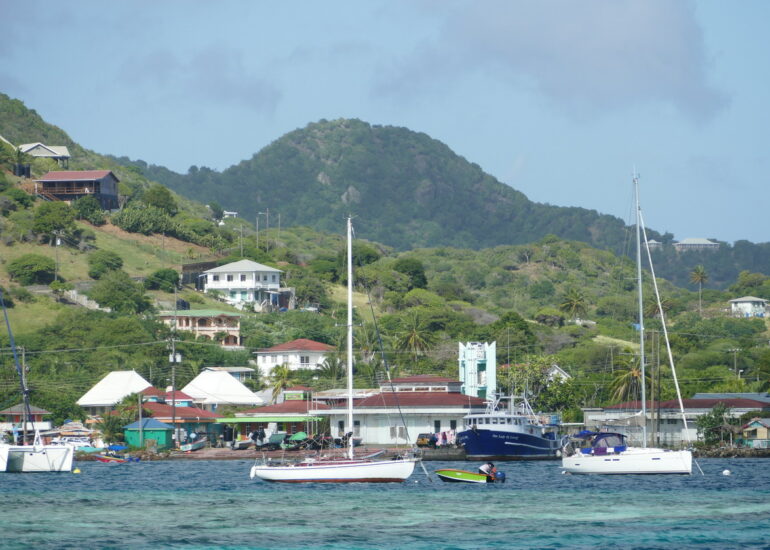 06. Le mouillage de Clifton harbour