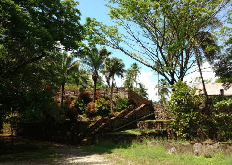 06. Île Royale, du côté de la maison du directeur du bagne