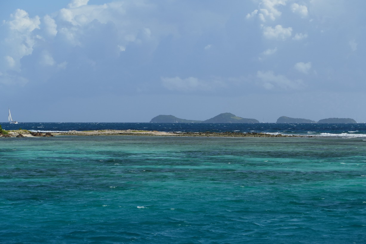 07. La ceinture de corail avec vue sur les Tobago cays