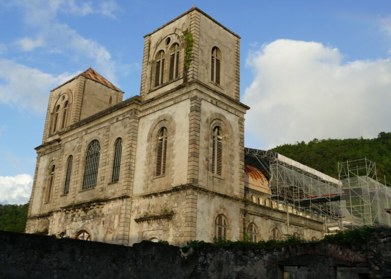 07. L'église en travaux
