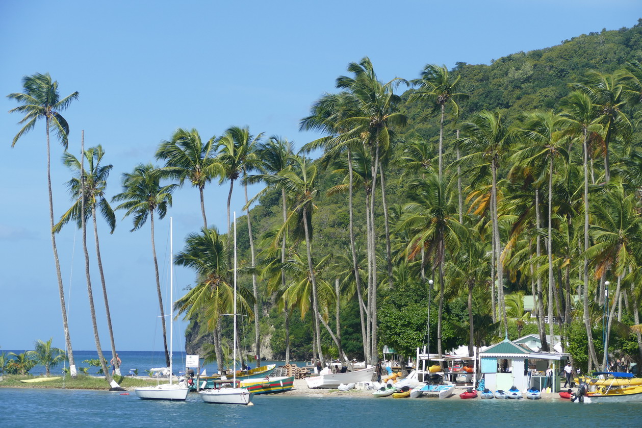 07. Ste Lucie, Marigot harbour, un décor de carte postale