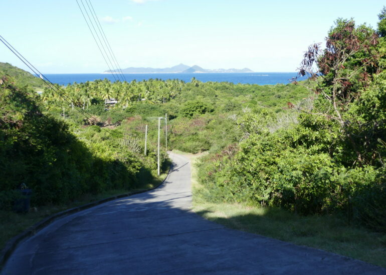 08. Sur les hauteurs de Mayreau