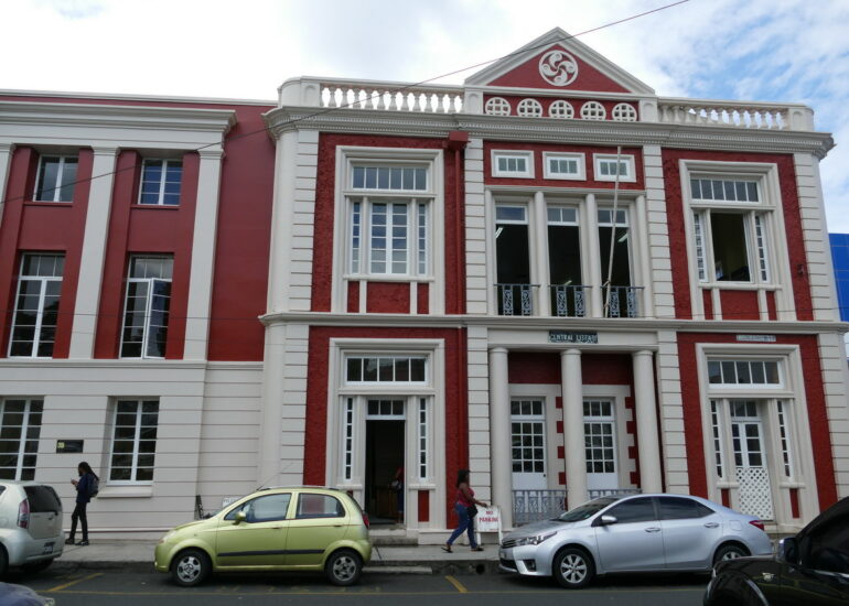 09. Castries, la central library