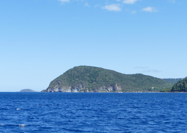 09. La Guadeloupe ; la baie de Deshaies au NW de l'île