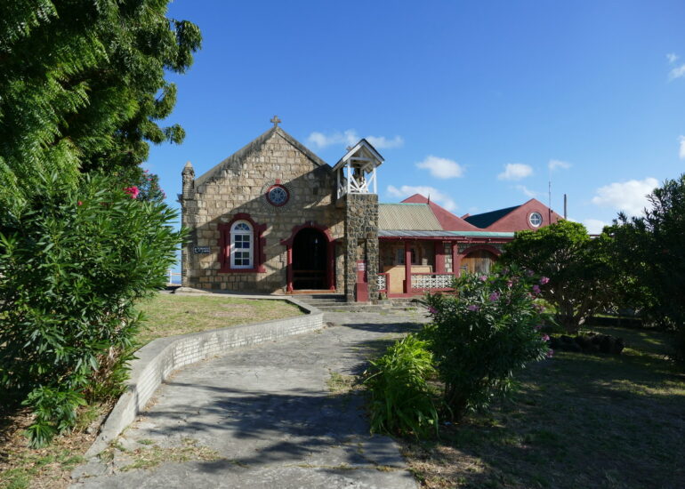 09. La petite église catholique fondée par une famille française