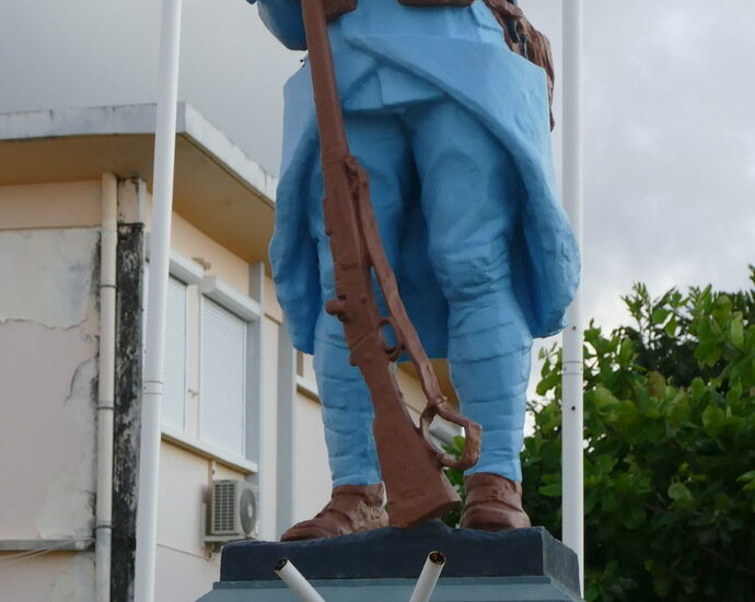 09. Parmi ces malheureux soldats enterrés dans la campagne champenoise et habillés d'un tissu bleu clair, il y avait aussi des Galantais