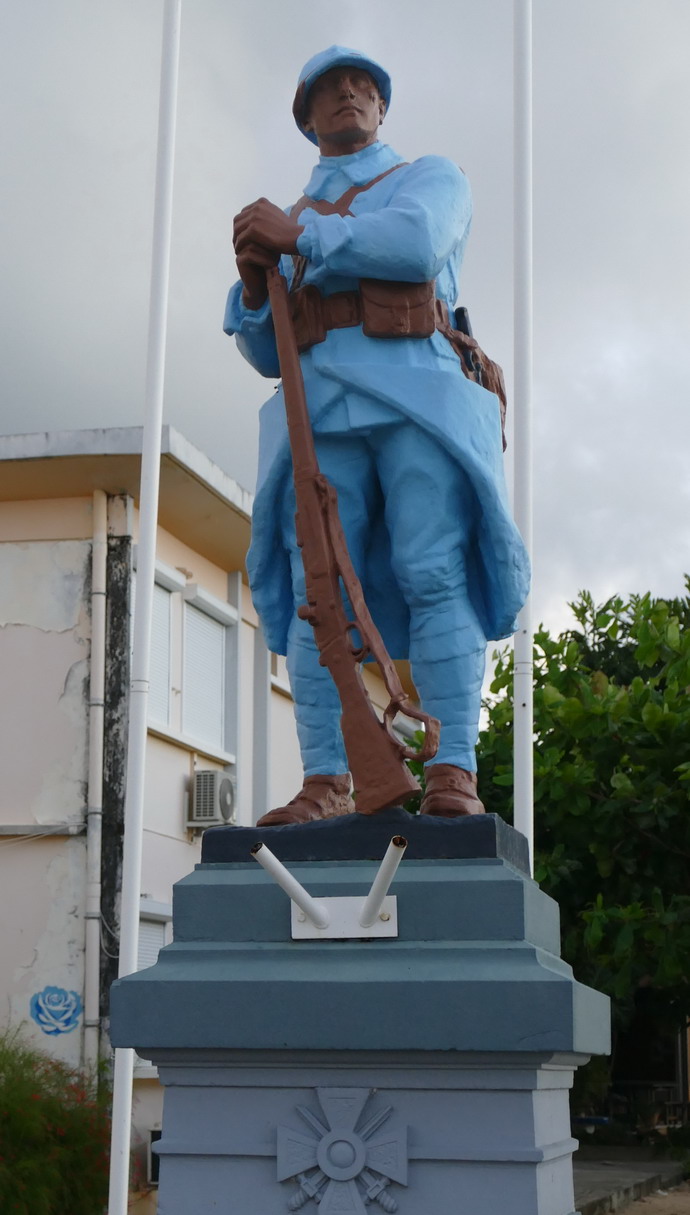 09. Parmi ces malheureux soldats enterrés dans la campagne champenoise et habillés d'un tissu bleu clair, il y avait aussi des Galantais