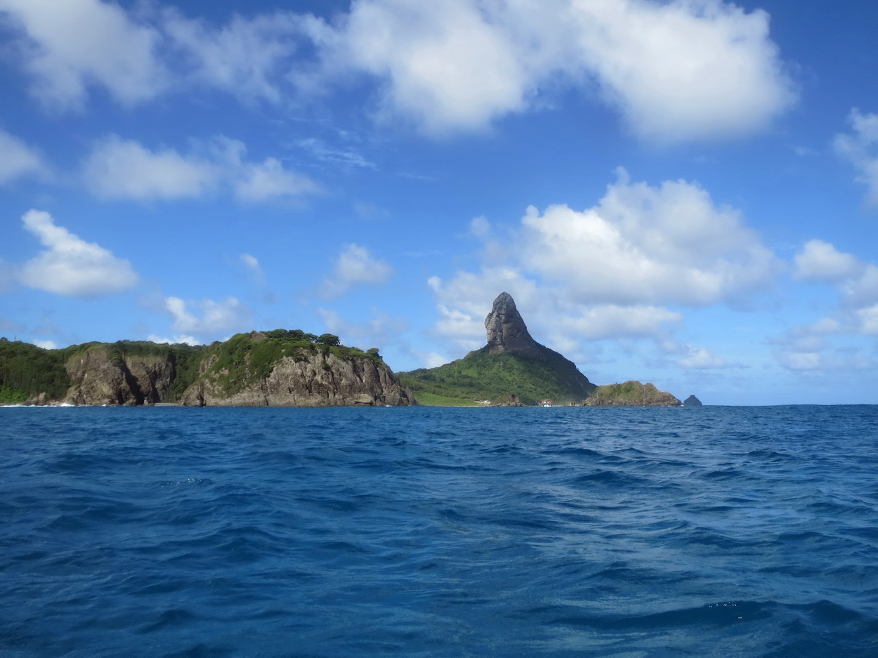 1. Noronha, Morro de Pico