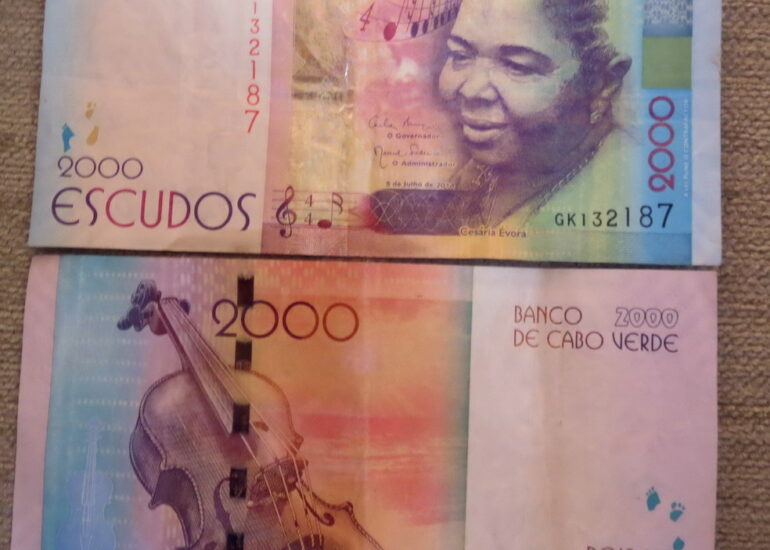 1. Sur le billet de 2000 escudos le portait de Cesaria Evora, le chantre de ce pays