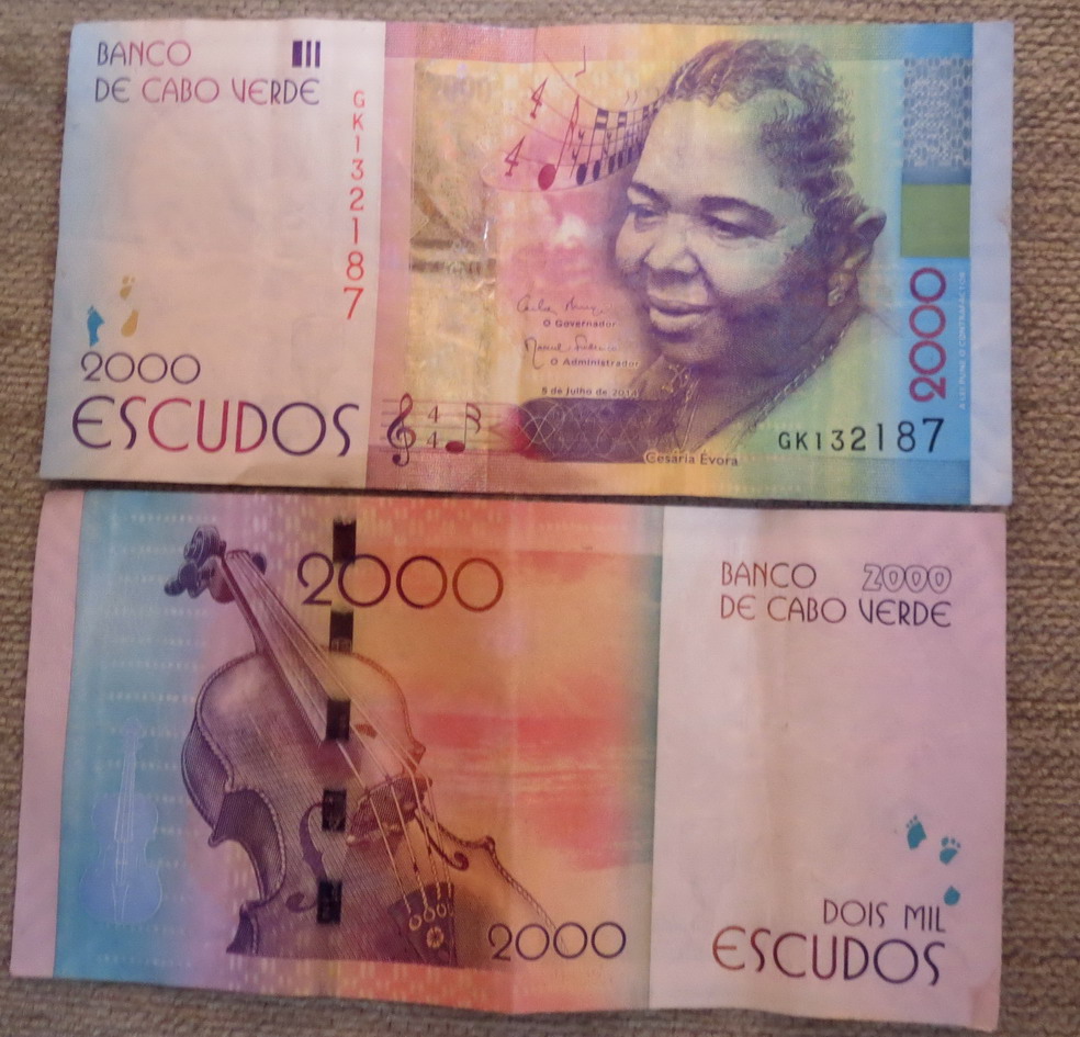 1. Sur le billet de 2000 escudos le portait de Cesaria Evora, le chantre de ce pays