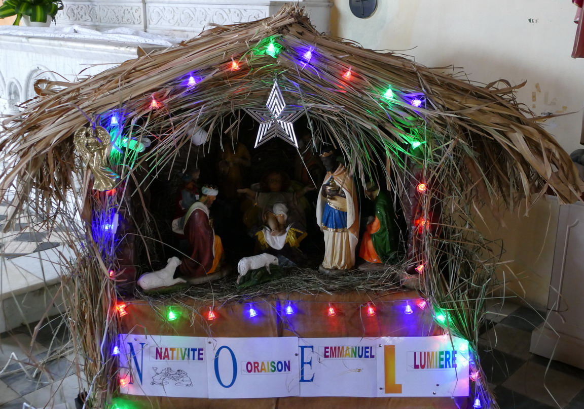 10. La Martinique, l'église de Ste Anne, la crèche de Noël