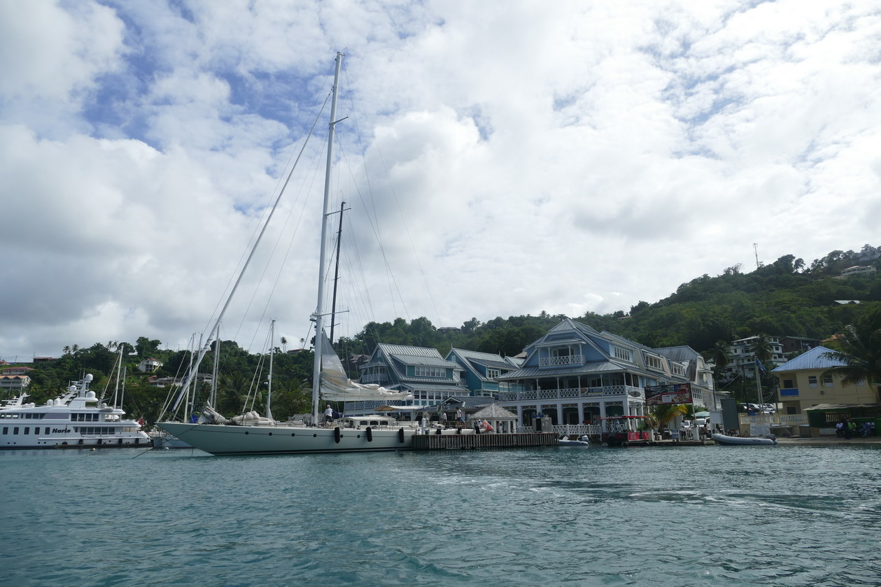 10. Ste Lucie, Marigot harbour, un superbe voilier