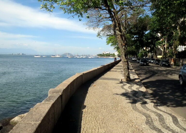 11. Urca, le long du quai