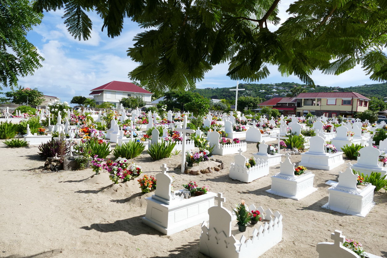 11. St Barth, le cimetière de Lorient