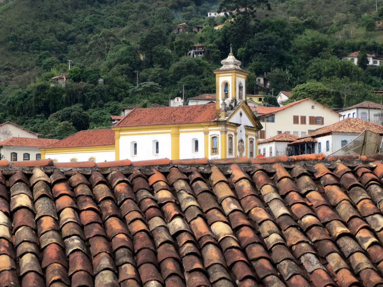 11. Une église sur un toit