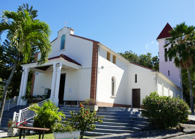 12. La Guadeloupe ; Deshaies, l'église