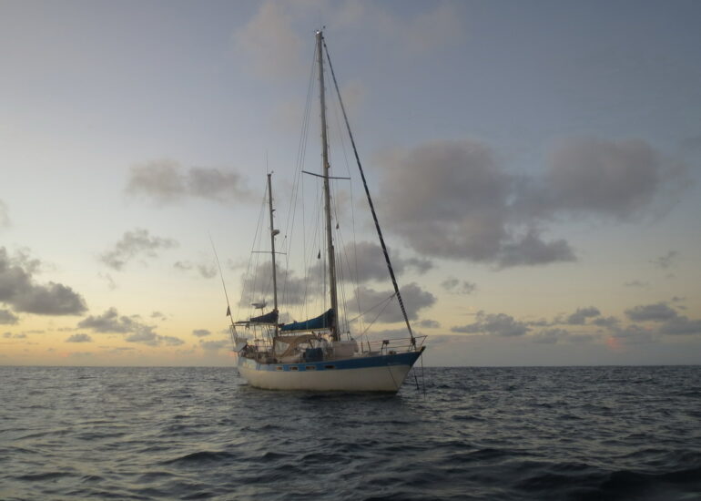 12. Mindelo par 20 m de fond, un peu seul