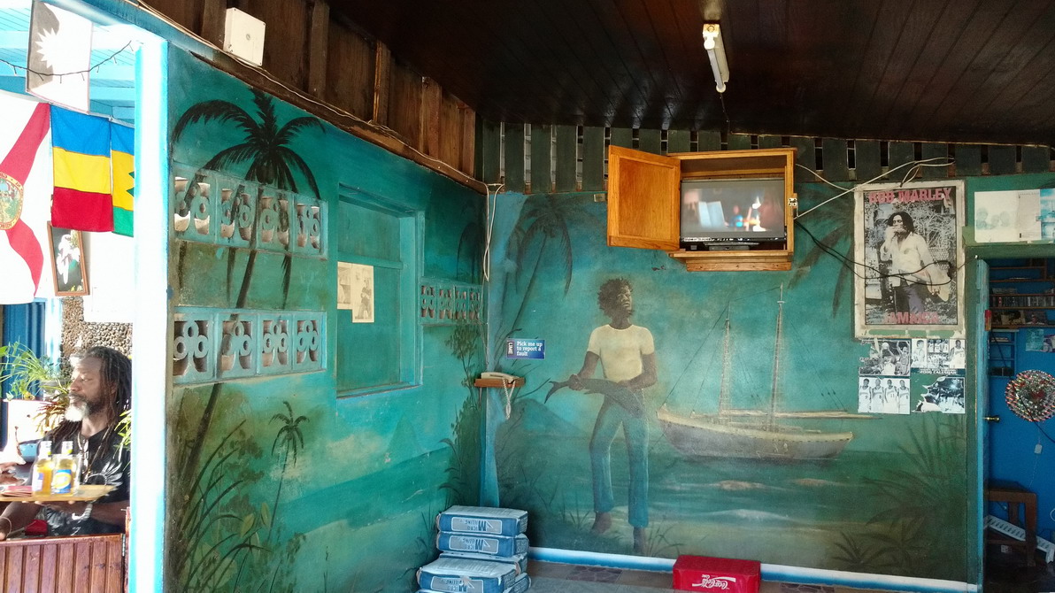 13. Mayreau, village de Tarzan, bar restaurant d'artiste