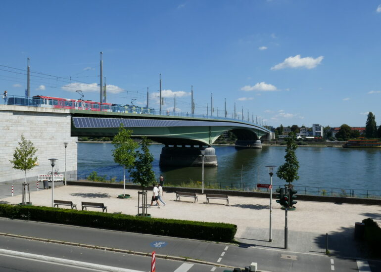 14. Bonn, le Rhin