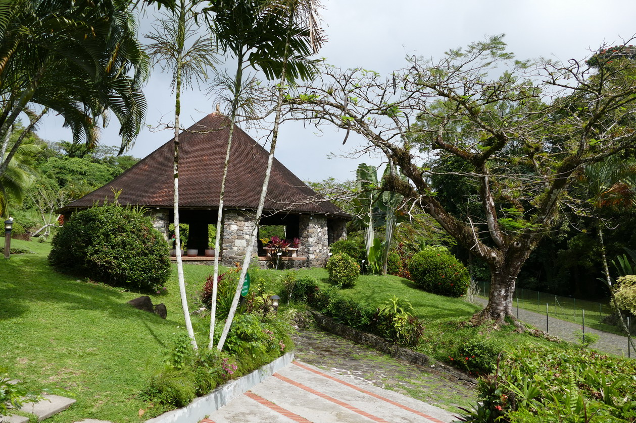 14. La Pagerie, domaine des Tascher ; le moulin