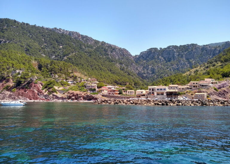 14. Le petit port de pêche de Valldemossa, situé en contrebas du village qui abrita George Sand et Frédéric Chopin durant l'hiver de 1838
