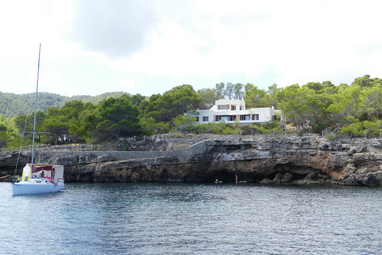 14. Portinatx au nord de l'île