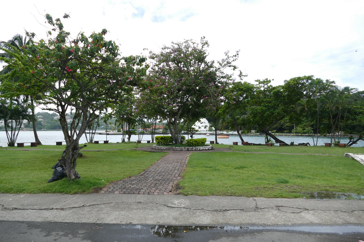 16. Castries, bassin intérieur