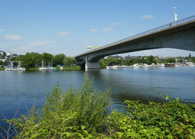 13. Koblenz, le pont Kurt-Schuhmacher sur la Moselle