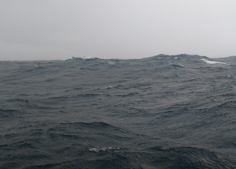 16. Les vagues viennent de l'arrière