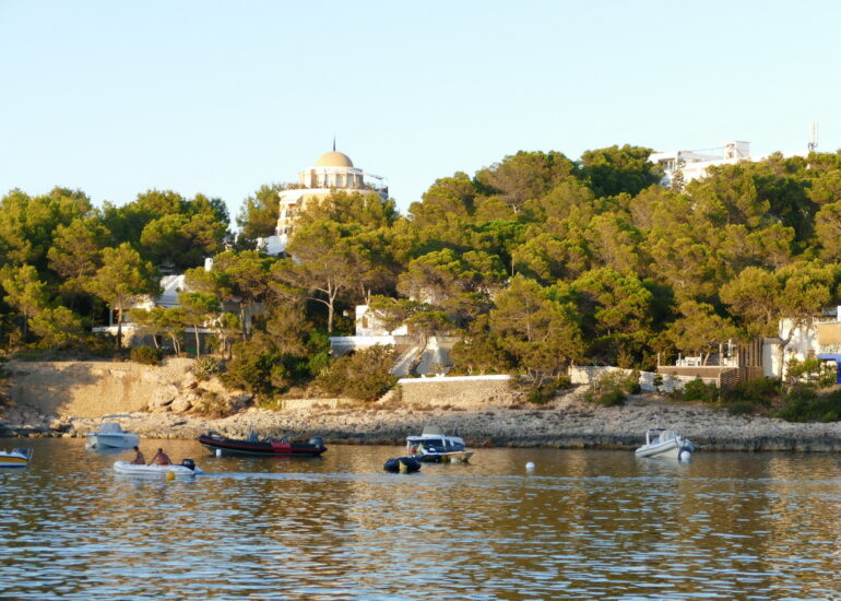 16. Portinatx au nord de l'île