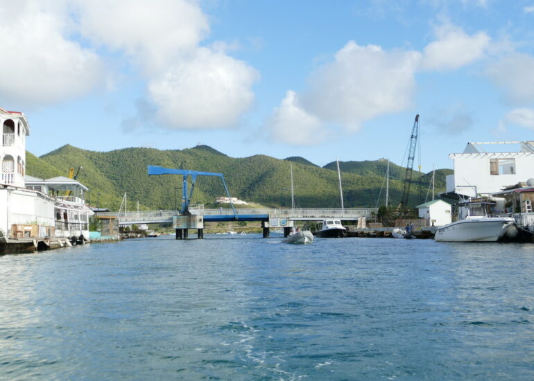16. St Martin, Marigot, l'entrée de Simpson bay lagoon