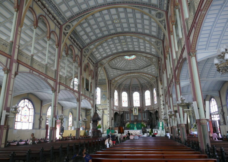 17. Fort-de-France ; la cathédrale