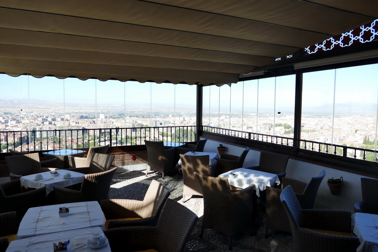 17. Grenade de notre hôtel Mirador Arabeluj