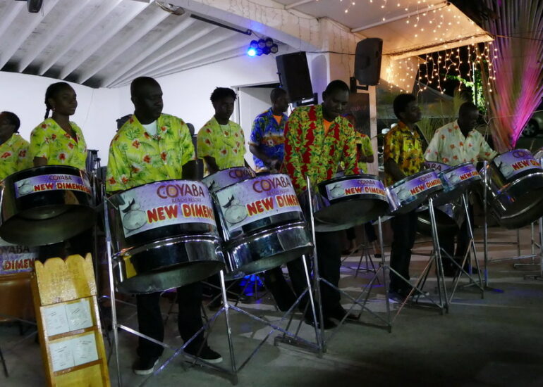17. Intermède musical agréable avec steal drums
