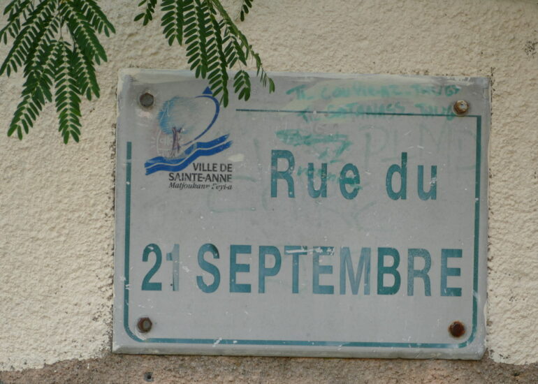 17. La Martinique, Ste Anne ; tiens, une rue du 21 septembre !