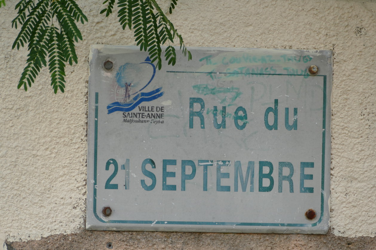 17. La Martinique, Ste Anne ; tiens, une rue du 21 septembre !