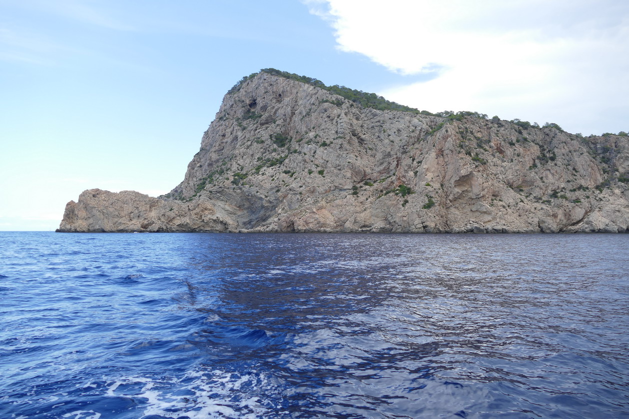 17. Le cap Negret sur la côte nord de la grande baie de Sant Antoni