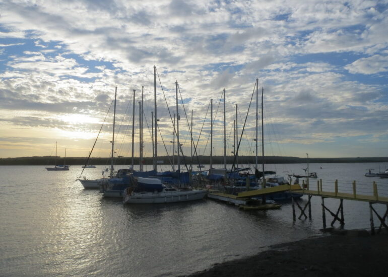 17. Le ponton B de a marina de Jacaré village